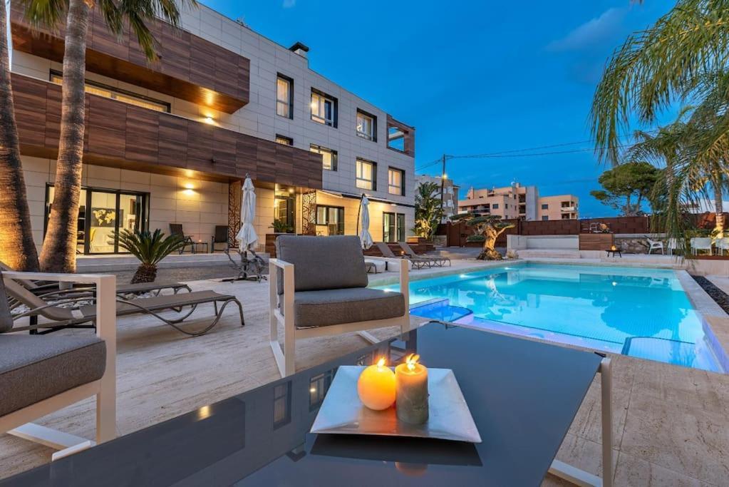 Апартаменти Lusso E Relax Con Piscina A 2 Minuti Dal Mare Miami Playa Екстер'єр фото