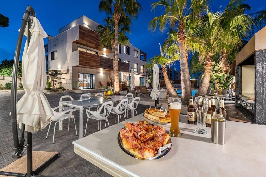 Апартаменти Lusso E Relax Con Piscina A 2 Minuti Dal Mare Miami Playa Екстер'єр фото